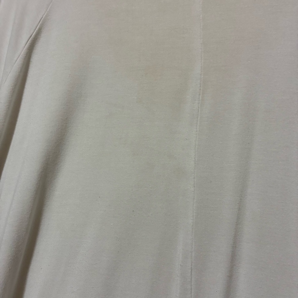 Torrid Super Soft Knits Varisty Tee Women’s 2 White Round Hem V-Neck T-Shirt - Picture 6 of 9